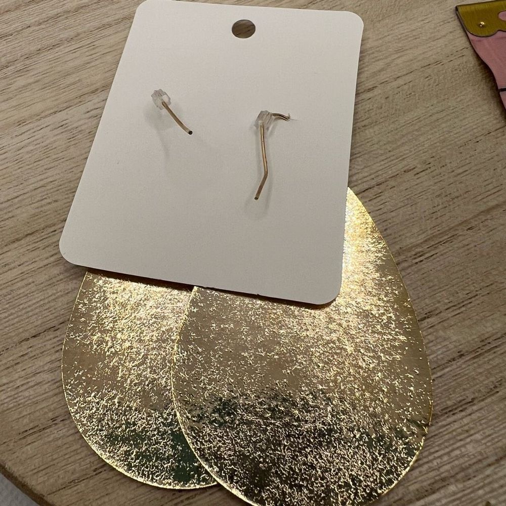 New Atelier Sona Gold Tone Metallic Teardrop Leaf Dangle Earrings - Picture 5 of 5